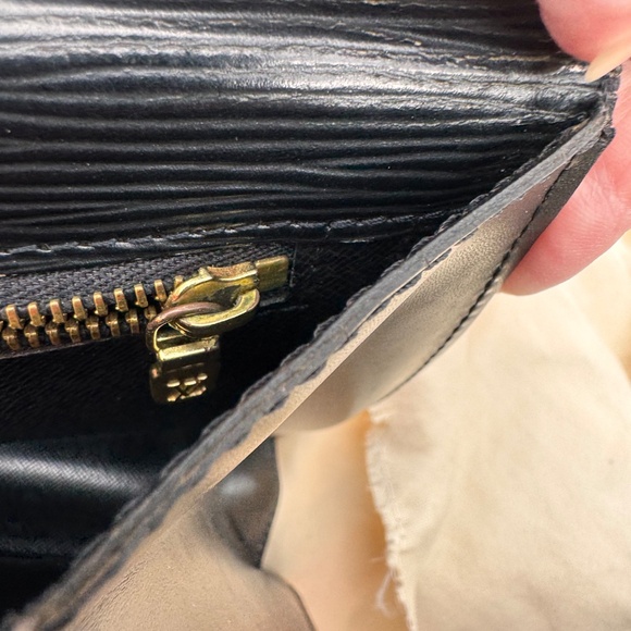 BLACK HANDBAG - Picture 13 of 16